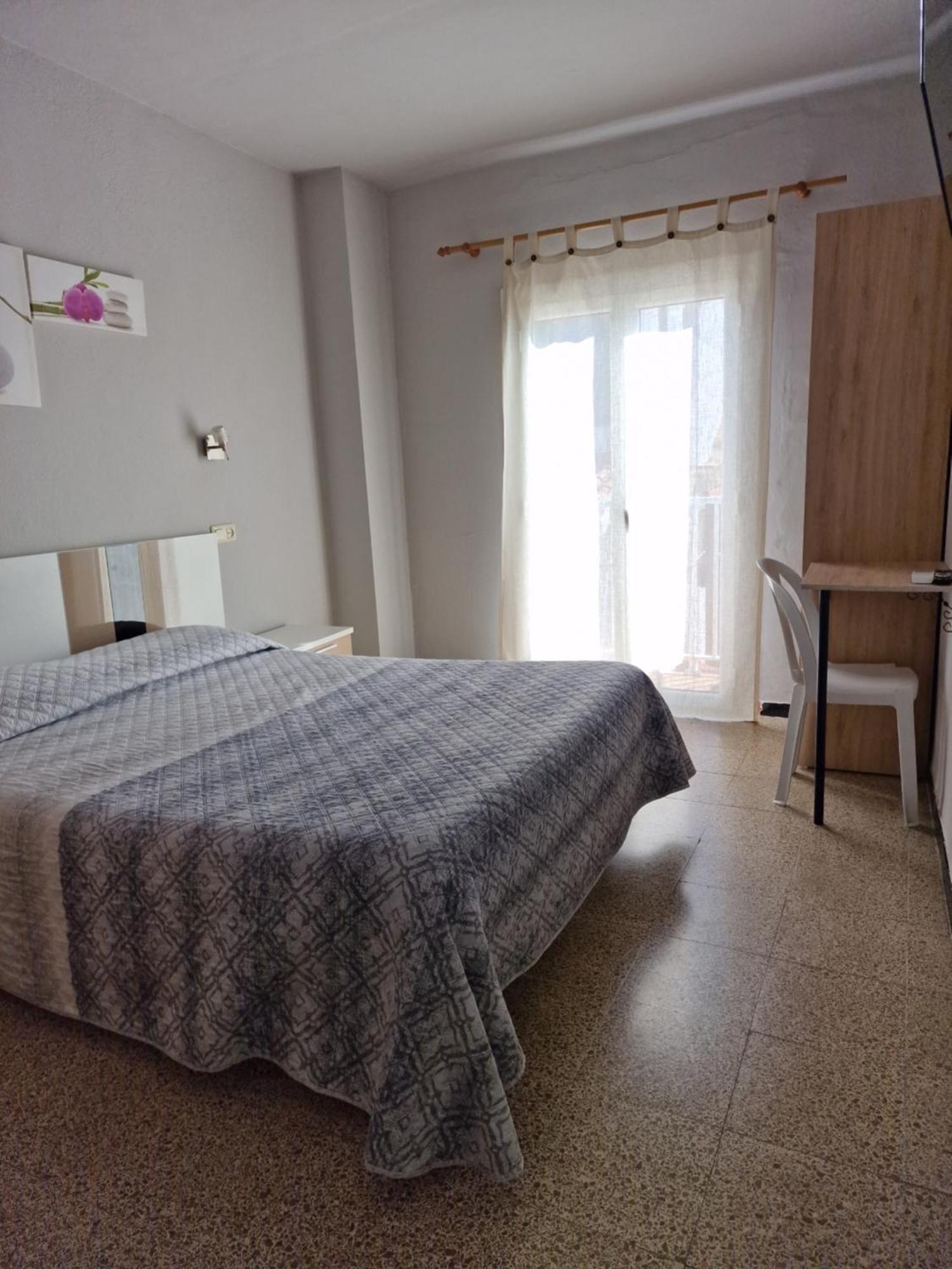 Pensio Torrent Hotel L' Escala Bagian luar foto